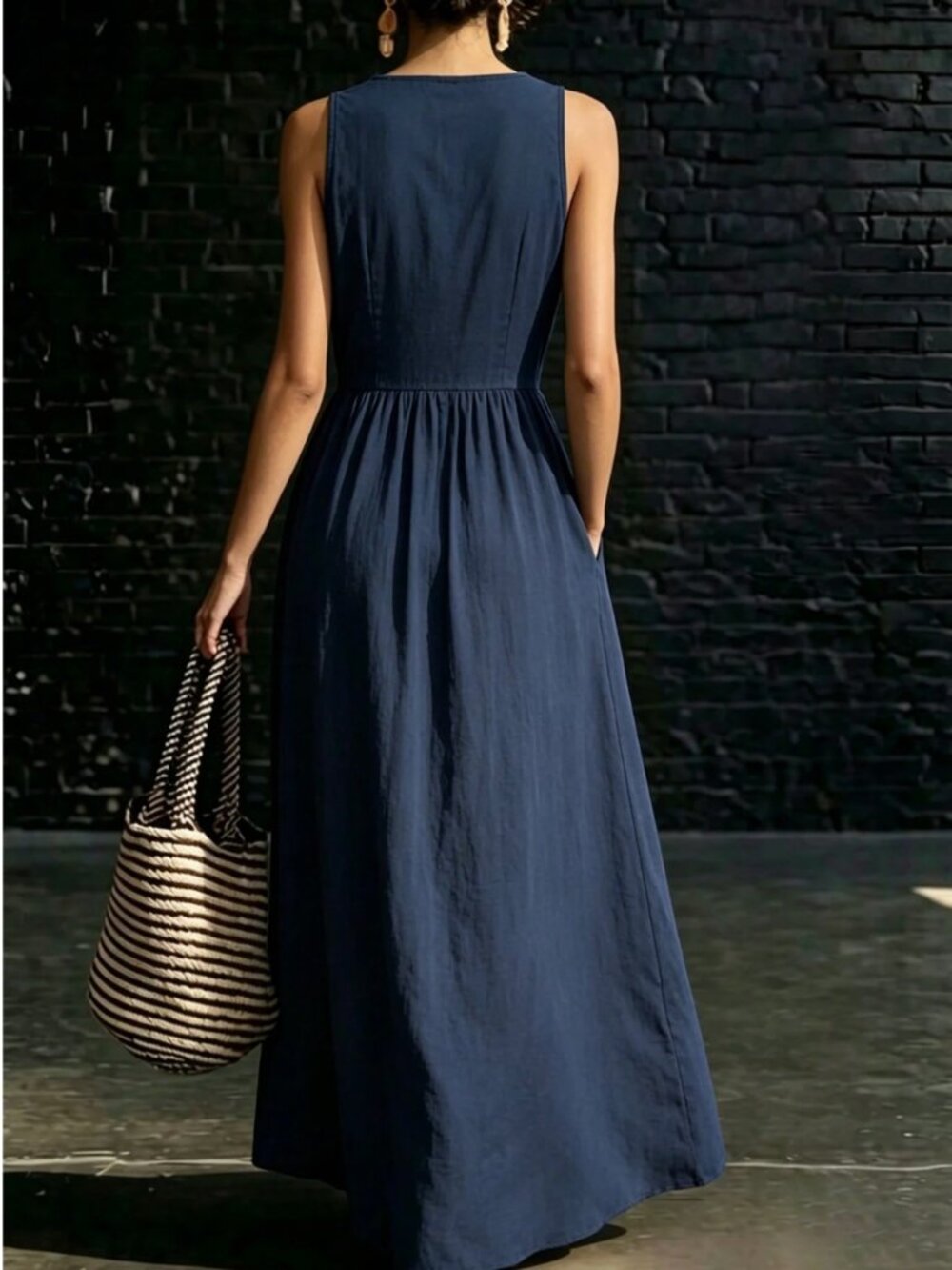 Boho Chic Cotton Sleeveless Maxi Dress with Embroidery And Pockets - Picture 6 of 9